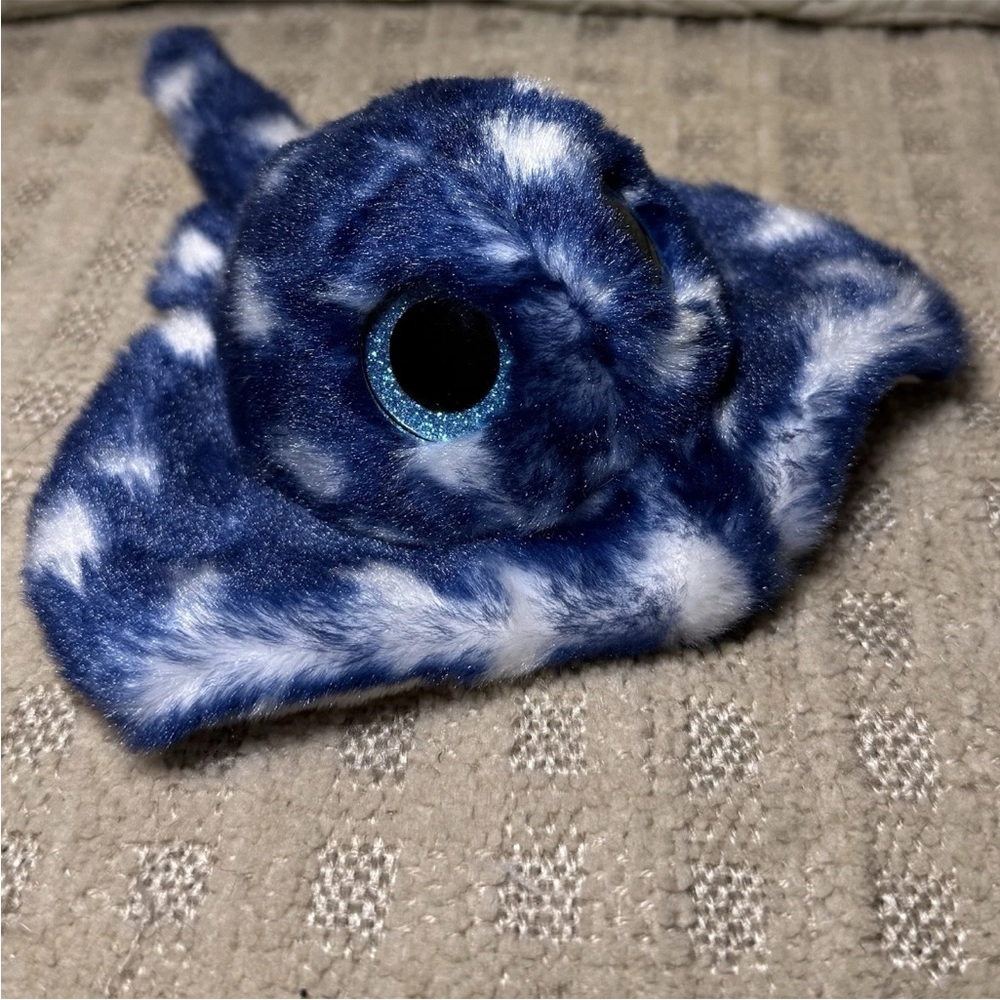 Yoohoo & Friends RAYEE
Blue Stingray 8" Plush Retired
Aurora World 2018